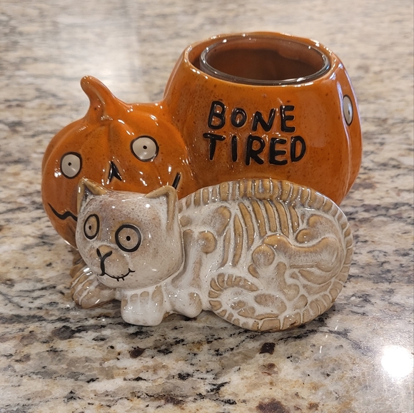 Boney Bunch Cat Tee Light Holder - Picture 1 of 4